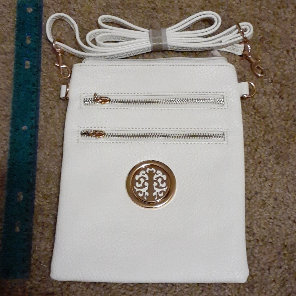 White leather crossover body purse